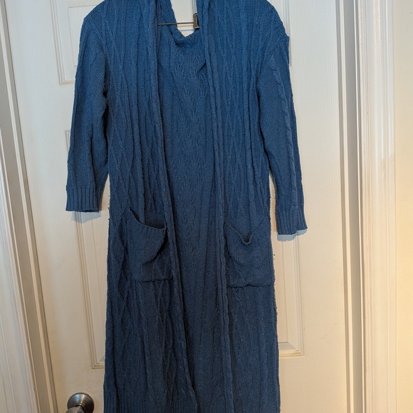 Multiple Cardigans - Picture 12 of 13